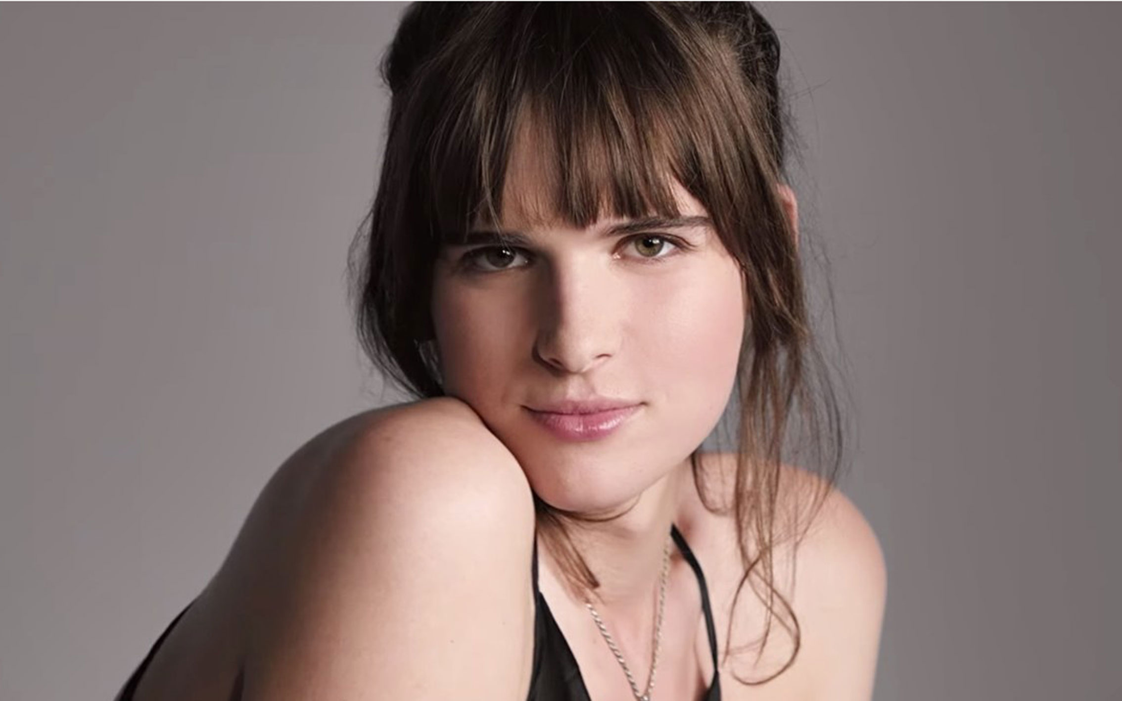 L’Oréal Paris s’offre un mannequin transgenre pour sa nouvelle campagne