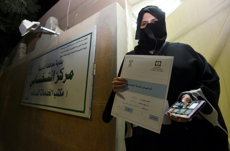 Arabie-Saoudite-les-femmes-ont-vote-pour-la-premiere-fois3