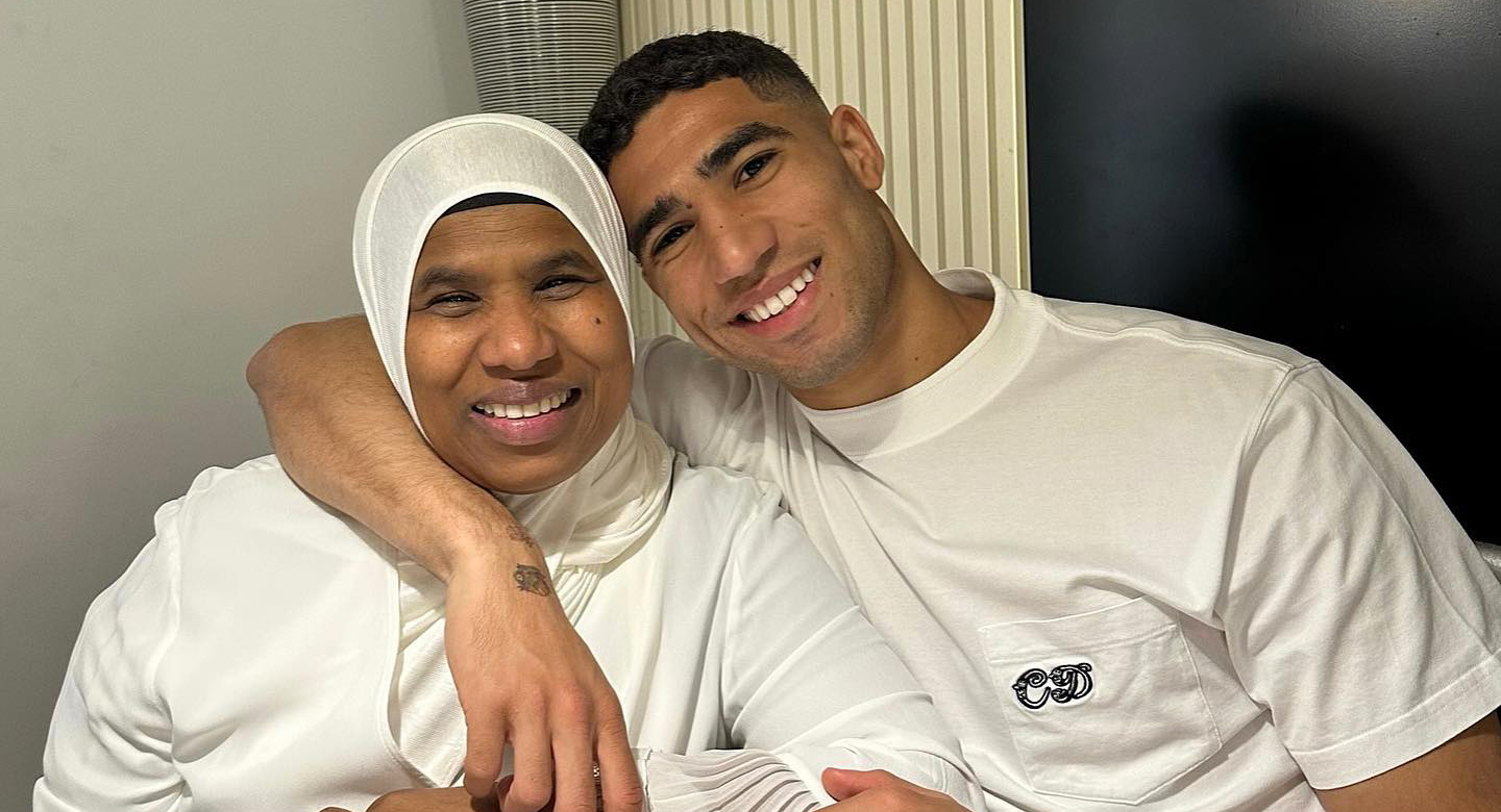 Achraf Hakimi Rend Hommage à Sa Maman à Loccasion De La Fête Des Mères Femmes Du Maroc 