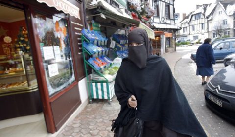 femme niqab