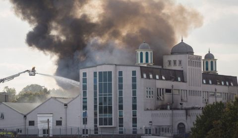 La plus grande mosquée de Londres ravagée par un incendie