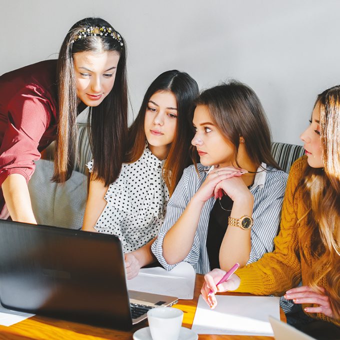 Carriere-femme-eleve