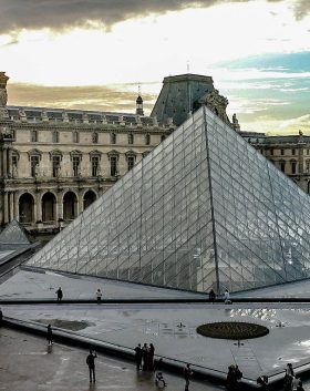 Le-Louvre-